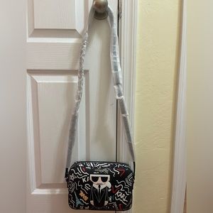 I selling black Karl lagerfeld bag